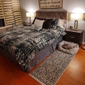 Queen duvet cover and pillow shams